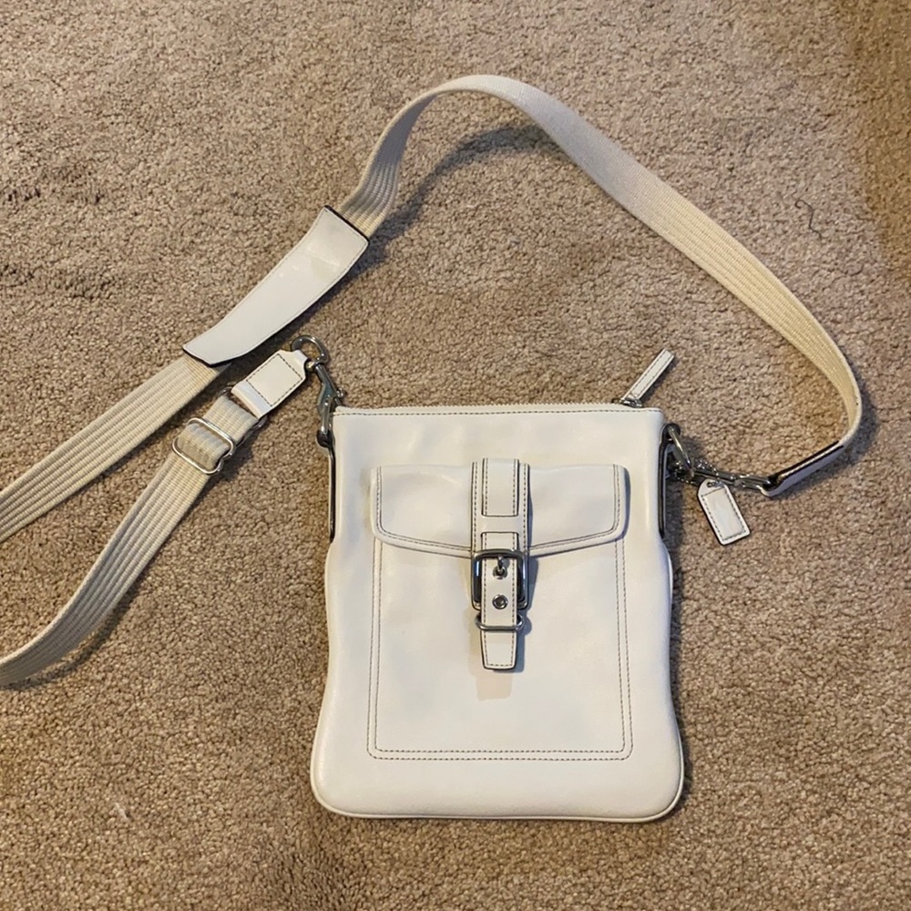 WHITE COACH LEATHER PURSE